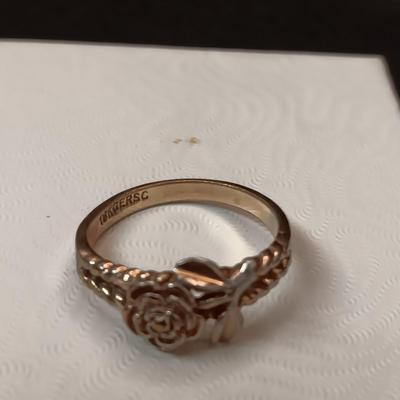 18K GOLD RING MARKED GER SC 2.34g SIZE 7 1/2