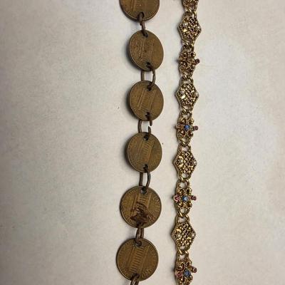 Pair or bracelets