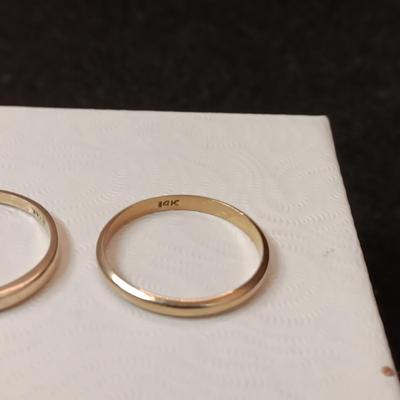 TWO 14K GOLD BANDS TOTAL WEIGHT 2.98g SIZES 6 1/2 & 7 1/4