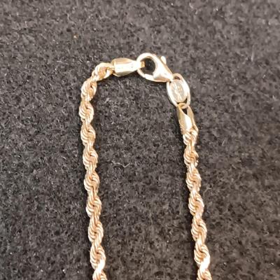 14K GOLD CHAIN (2.42g) WITH A 10K HEART PENDANT (11.37)