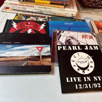 Sale Photo Thumbnail #207: Books, Magazines, CDs,
Fargo movie on VHS