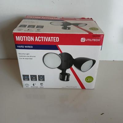 Outdoor Lighting Lot – Motion Activated Security Light & LED Spotlight