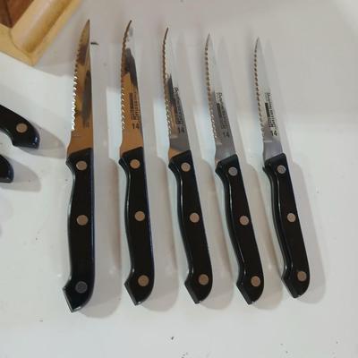 Classic Cuisine 11-Piece Steak Knife Set with Wood Block