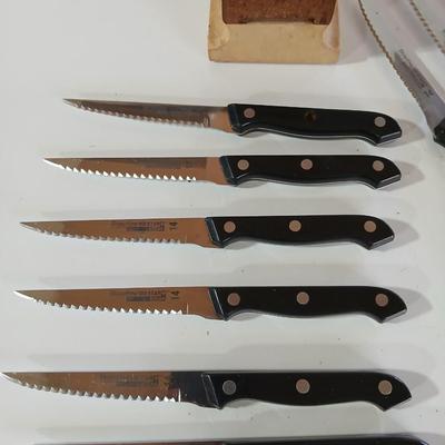 Classic Cuisine 11-Piece Steak Knife Set with Wood Block