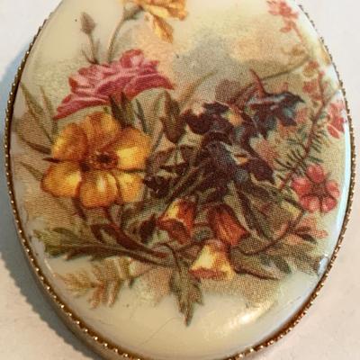 Brooch Lot