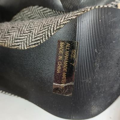 Lot of 3 Women’s Heels – Size Varies