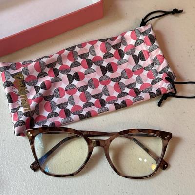 Make a fun Keychain and glasses