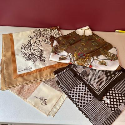 Women’s scarves
