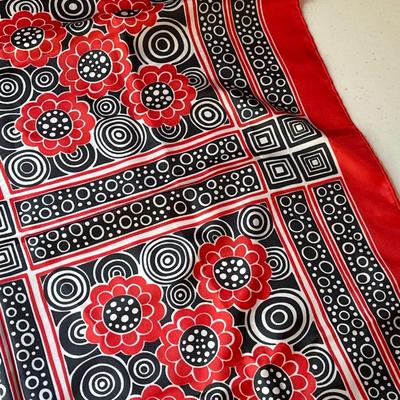 Sale Photo Thumbnail #313: Scarves