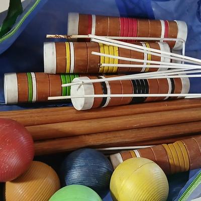 Vintage Croquet Set in Carry Bag – 6-Player Wooden Mallet Set