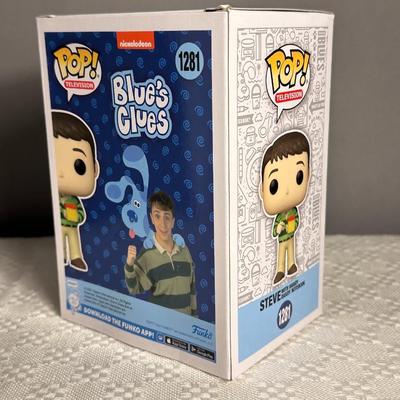 Blue's Clues Funko Pop - Steve with Handy Dandy Notebook #1281 - Funko Exclusive 2022 Limited Edition
