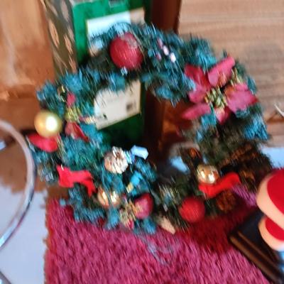 ANIMATED SANTA, LIGHT UP ANGEL AND GLASS BRICK PLUS A WREATH