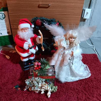 ANIMATED SANTA, LIGHT UP ANGEL AND GLASS BRICK PLUS A WREATH