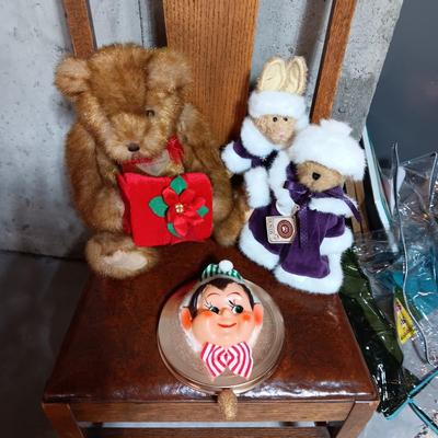 VINTAGE PIXIE ELF THAT PLAYS JINGLE BELLS WHEN YOU PULL HIS STRING