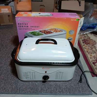 TOASTMASTER ELECTRIC ROASTER PLUS A BUFFET SERVER INSERT