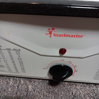 TOASTMASTER ELECTRIC ROASTER PLUS A BUFFET SERVER INSERT