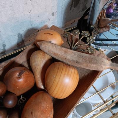 MIKASA DINNERWARE FOR 4, WOODEN FRUIT AND A 2 SLICE TOASTER