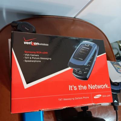 2 SAMSUNG CELL PHONES