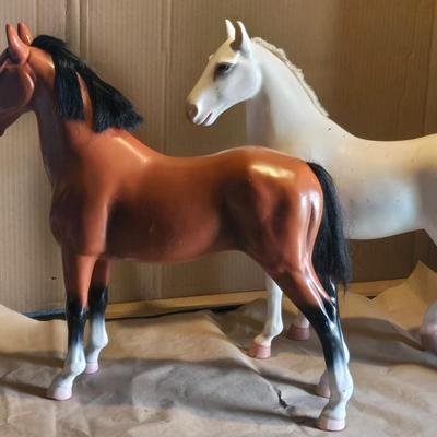 Lot of 2 xl toy horses