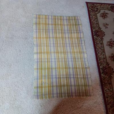 5 THROW RUGS