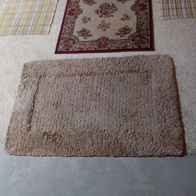5 THROW RUGS