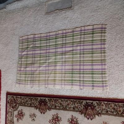 5 THROW RUGS