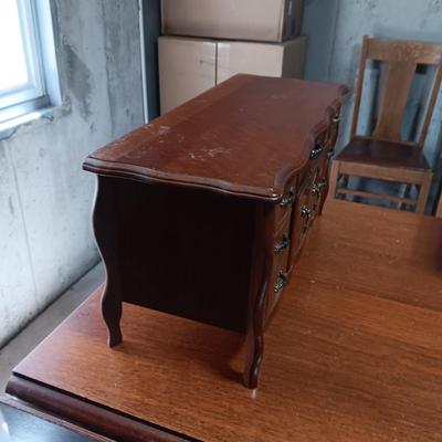 2 DRESSER TOP JEWELRY BOXES