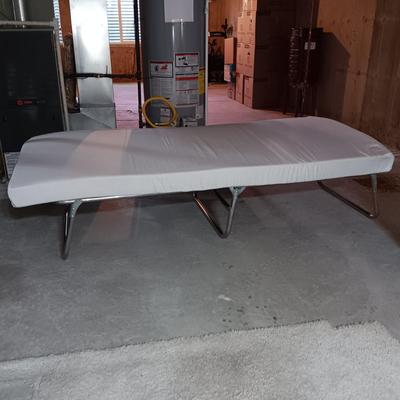 FOLDING CAMPING COT, SHOP VAC AND 4 DRAWER ORGANIZER