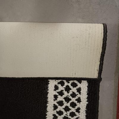 AREA AND THROW RUGS