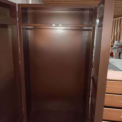 4 DRAWER CHEST, METAL WARDROBE CLOSET AND A FLOOR LAMP