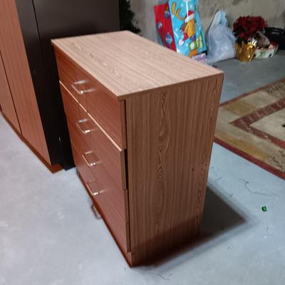 4 DRAWER CHEST, METAL WARDROBE CLOSET AND A FLOOR LAMP