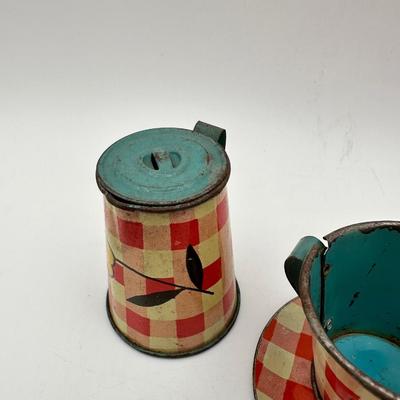 1930’s Ohio Art Fern Bisel Peat Child’s Tin Tea Set