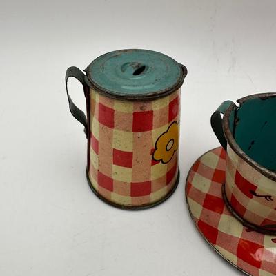 1930’s Ohio Art Fern Bisel Peat Child’s Tin Tea Set