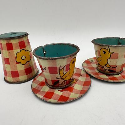 1930’s Ohio Art Fern Bisel Peat Child’s Tin Tea Set