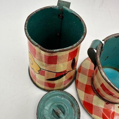 1930’s Ohio Art Fern Bisel Peat Child’s Tin Tea Set