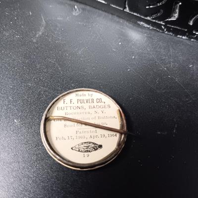 VINTAGE THEODORE ROOSEVELT PRESIDENTIAL CAMPAIGN PIN