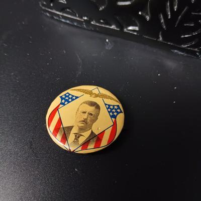 VINTAGE THEODORE ROOSEVELT PRESIDENTIAL CAMPAIGN PIN