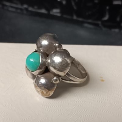 VINTAGE MEXICAN SILVER AND TURQUOISE RING