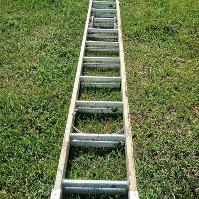 Heavy-Duty 20 Ft Fiberglass Extension Ladder – Type I (250 lb Rated)