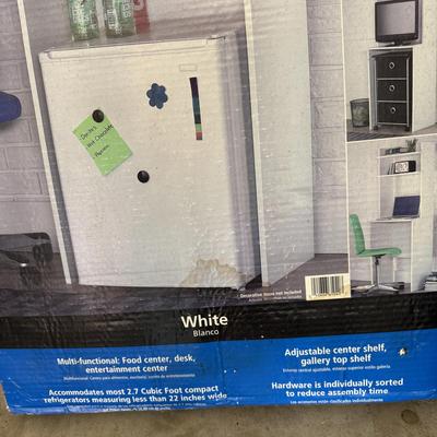 White Utility Stand NIB (G-BM)