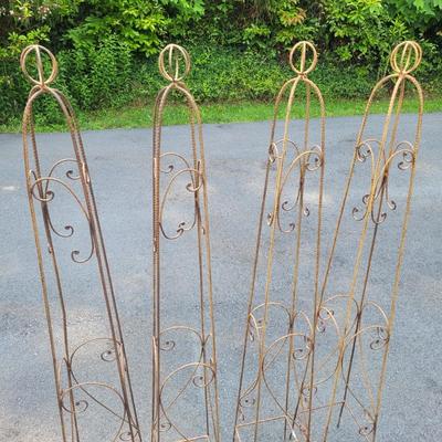 Four Metal Obelisk Yard Decorations (G-EL)