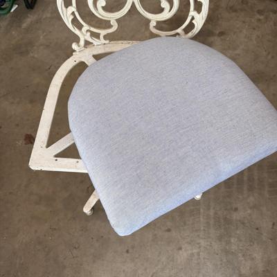 White Metal Magazine Holder and Chair (G-BM)