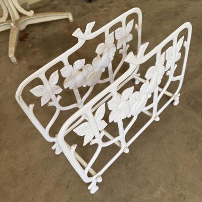 White Metal Magazine Holder and Chair (G-BM)