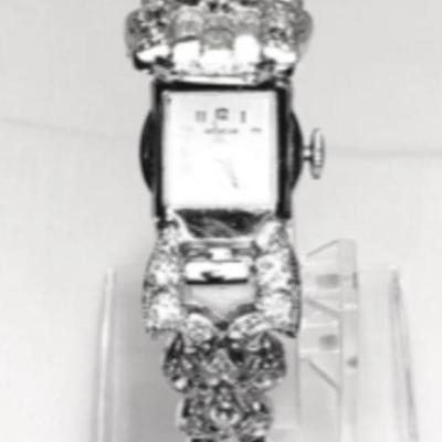 Vintage Peek-a-boo Ladies Mechanical watch Crystals & Diamonds