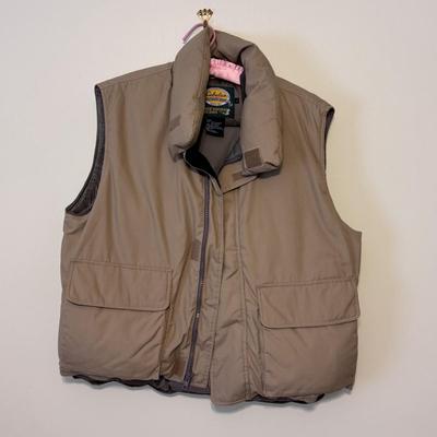 Carhartt, World Wide Sports, Columbia, and More Outdoor Branded Women’s Clothing - sizes M-XXL (PC-DZ)