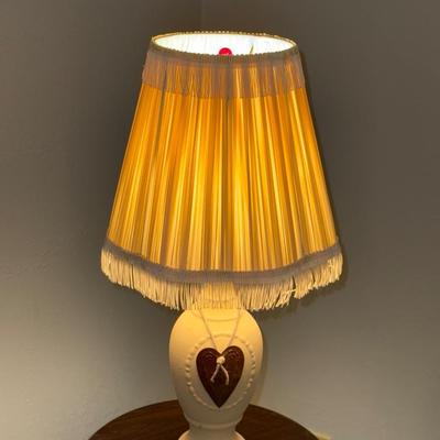 Sale Photo Thumbnail #46: D19-Accent table w/lamp