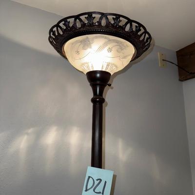 D21-Floor lamp