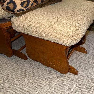 D22-Glider rocker w/ottoman + extras