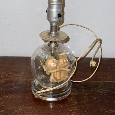 D24-Antique table w/lamps
