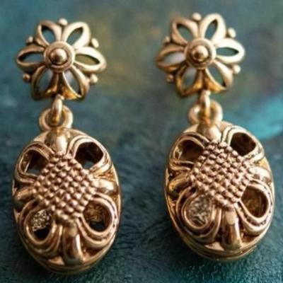 Vintage Oscar de la Renta Gold Tone Dangle Earrings